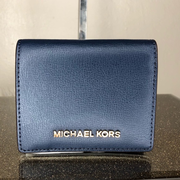 Michael Kors Handbags - Michael Kors flap Cardholder Jet Set travel wallet